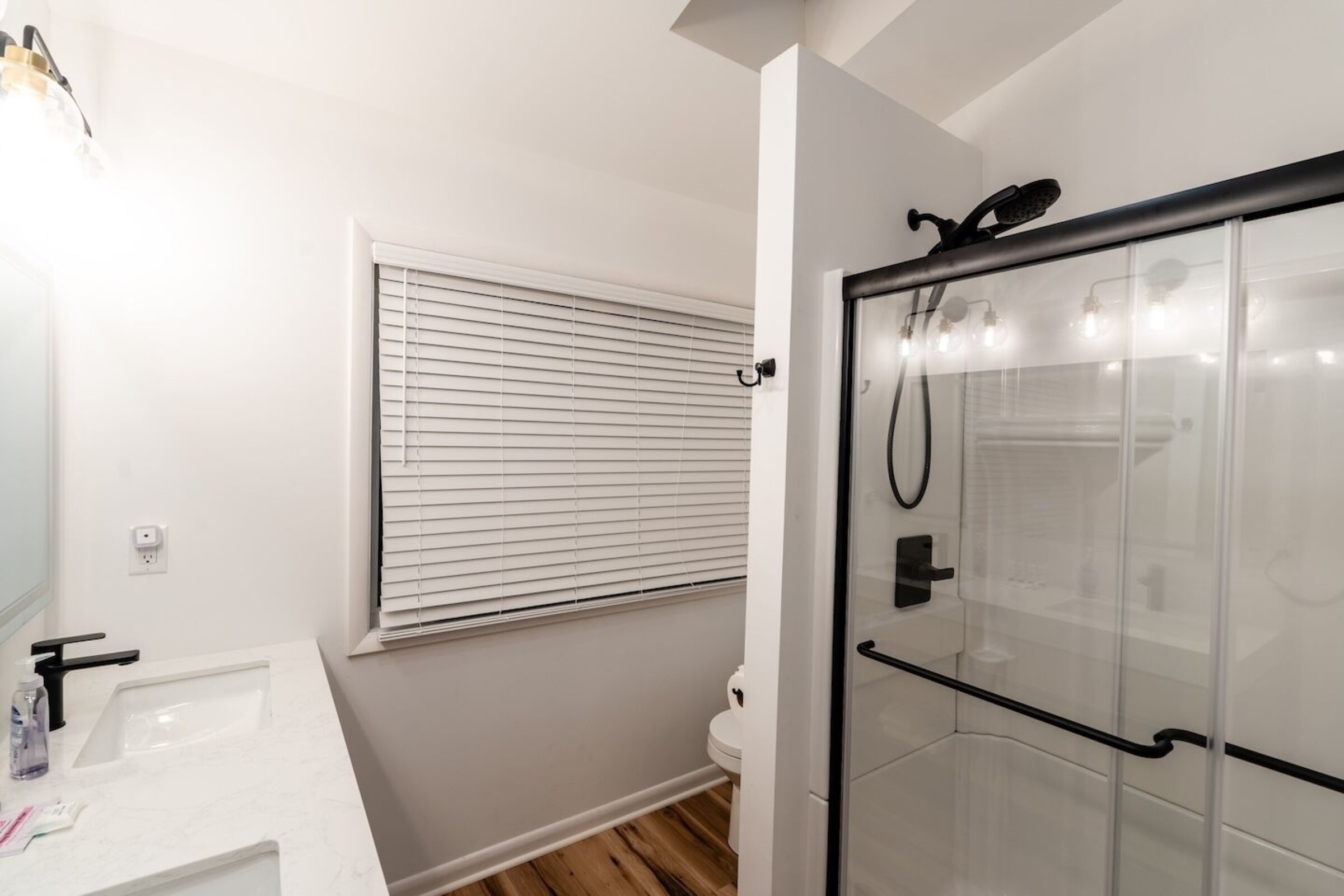 Emerald Room en-suite walk-in shower